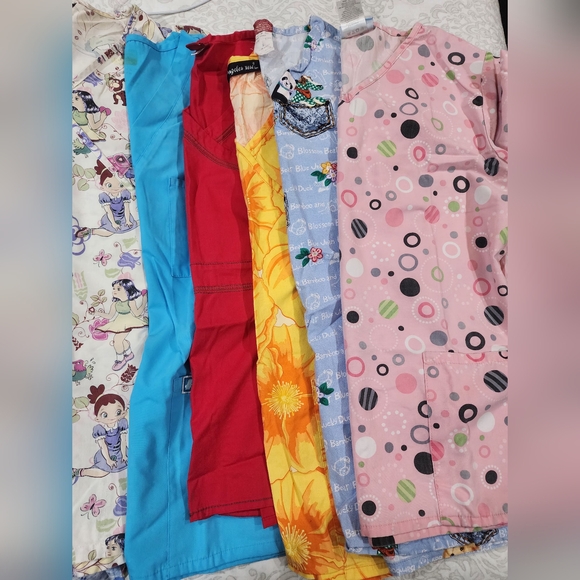19 Colorful Patterned Scrub Top Collection - Picture 2 of 4